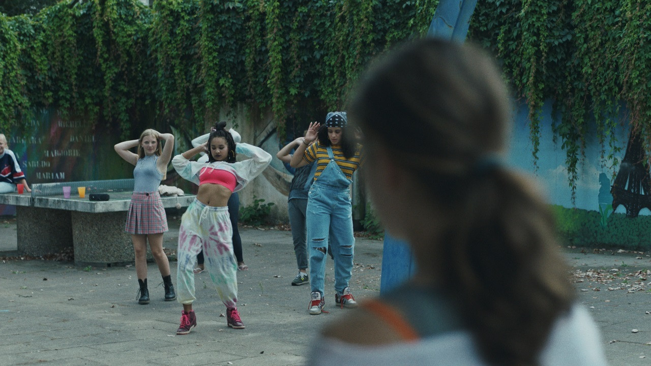 Lioness Movie Screenshot 1